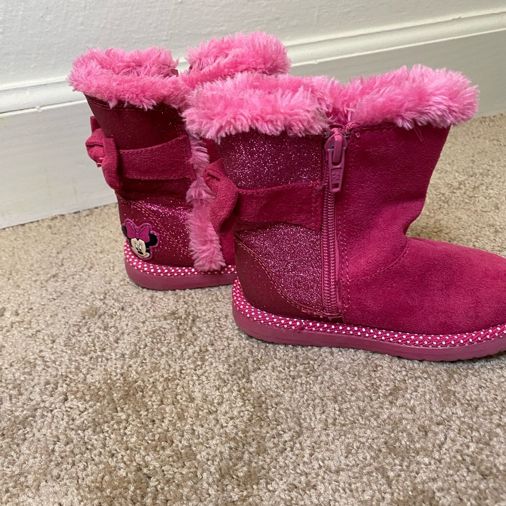 EUC Disney Glitter Minnie Shearling boots